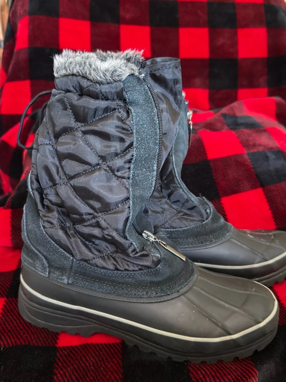 Khombu Kids Black Winter Snow Boots